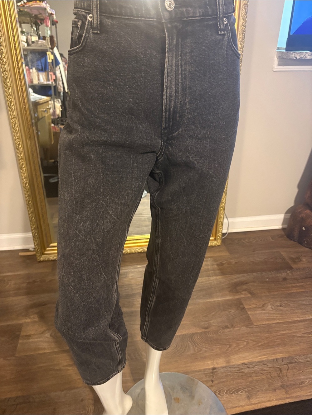Classic Mom Jeans high Rise.